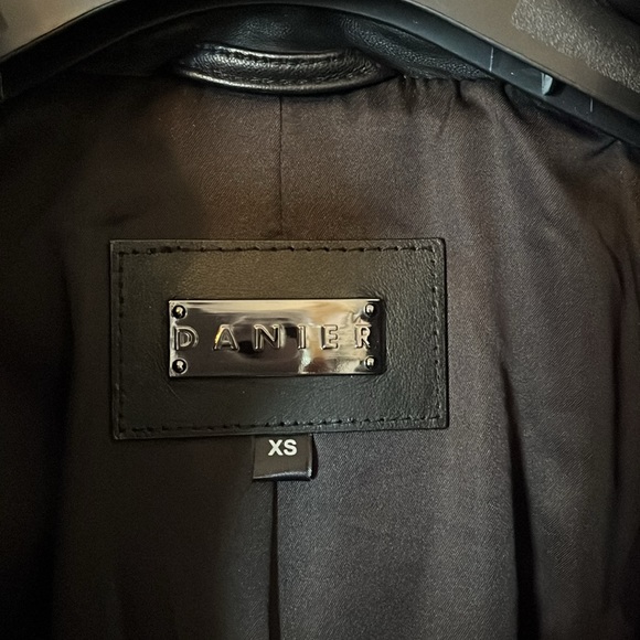 Danier leather and fur trim coat - Picture 6 of 9